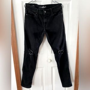 Hollister RIPPED BLACK NO FADE SKINNY JEANS